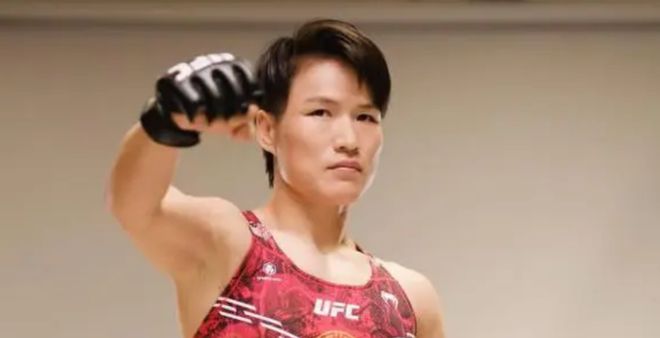 张伟丽格斗女王直播“云提亲”引爆网络 男粉狂发私信