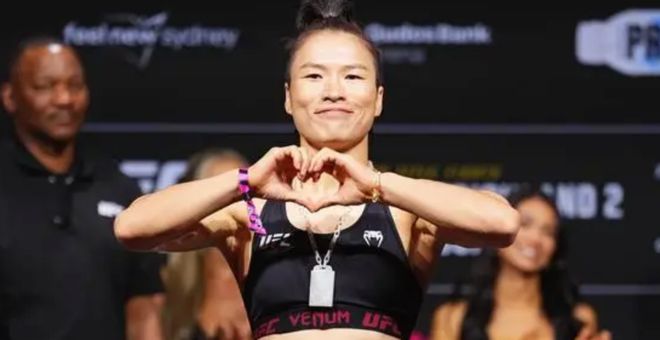 张伟丽格斗女王直播“云提亲”引爆网络 男粉狂发私信(图2)