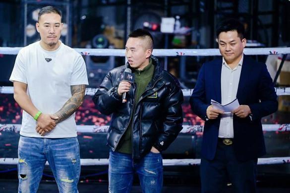 泽旺一拳KO“播求”25W+热搜榜引爆拳峰B26成都站(图4)