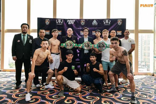 中国拳击开年大戏震撼落幕！4场头衔赛+火爆PK缔造现实版激战(图3)
