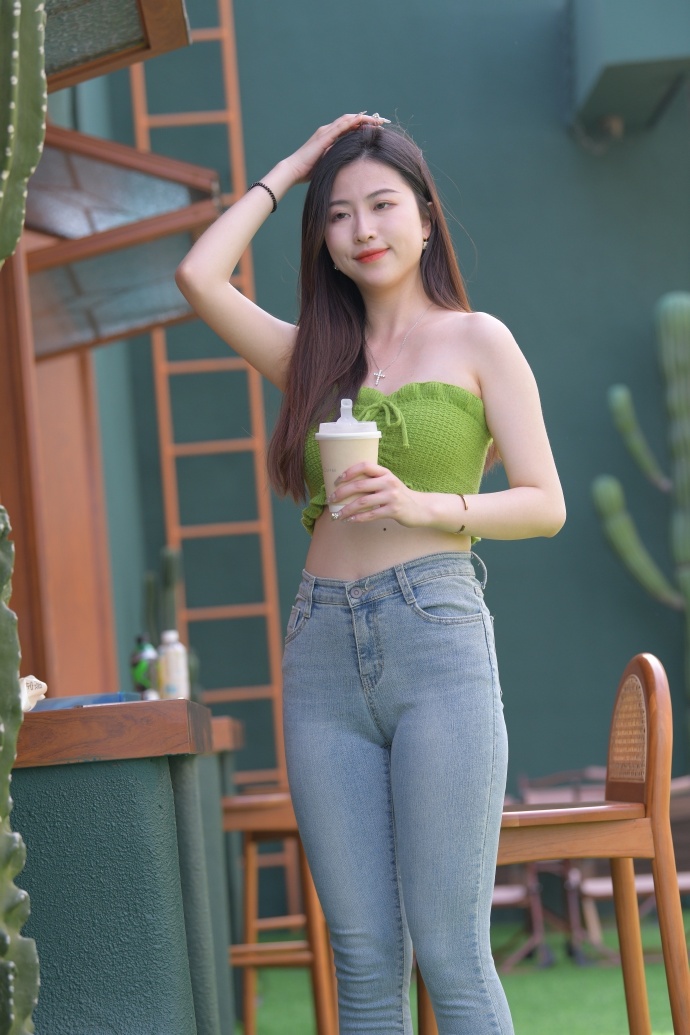 《哺乳期的女老板》中文V