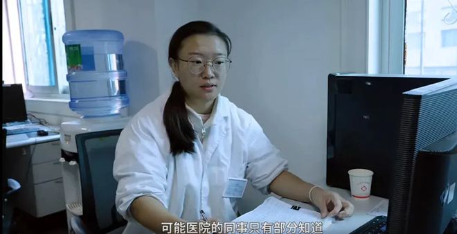 在场丨走近石铭：隐秘生长的格斗冠军和她的“两个世界”(图2)