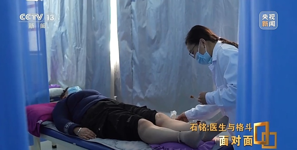 面对面丨打进UFC的女医生双重身份的她过着怎样的传奇生活？(图4)