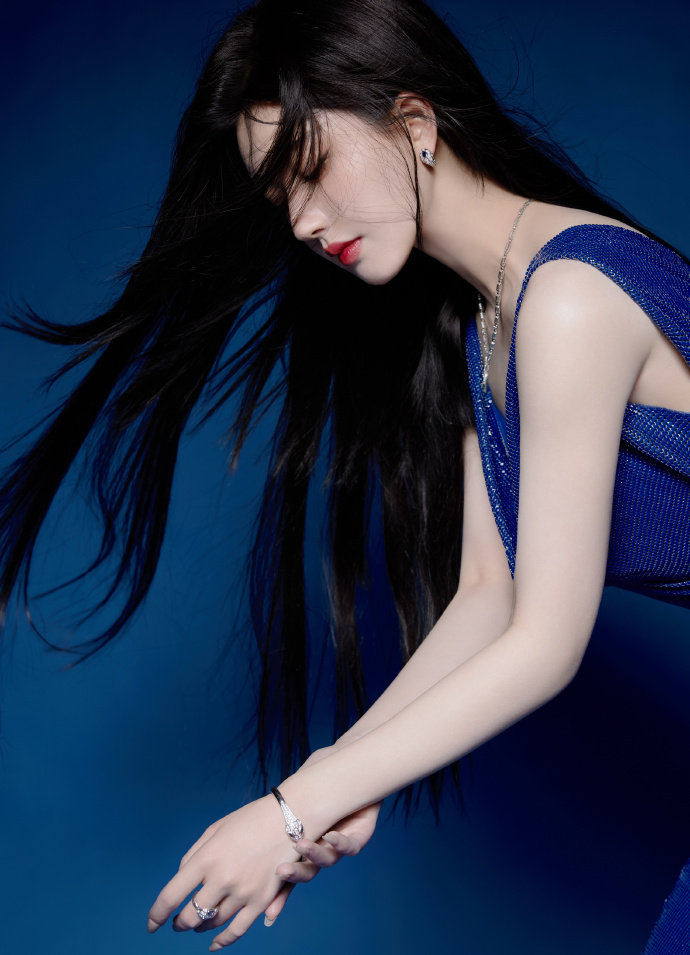 婷庭五情天综合爱人人V(图1)