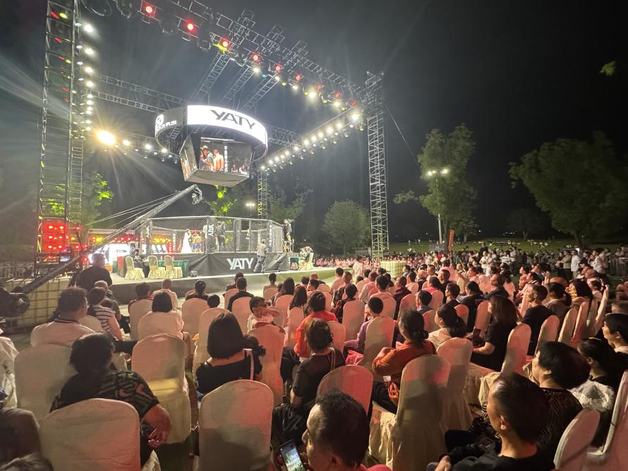 2025乐山井研第二届拳王争霸赛五一开赛 多国拳王对决点燃研溪湿地