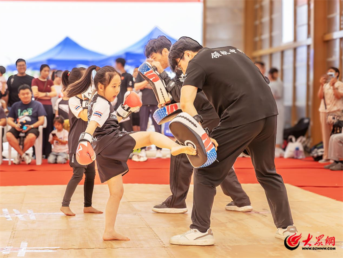 “体育+文旅”创新融合 “好运山东”2025“泰山菁英”跆拳道搏击晋级大会暨泰山区第十五届全民健身运动会圆满收官(图3)
