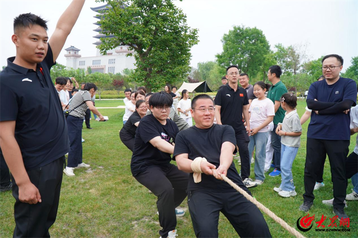 “体育+文旅”创新融合 “好运山东”2025“泰山菁英”跆拳道搏击晋级大会暨泰山区第十五届全民健身运动会圆满收官(图7)