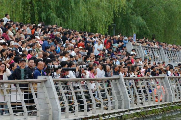 专业队、干部职工队、大众队齐上阵！德阳激情竞渡庆端午(图3)