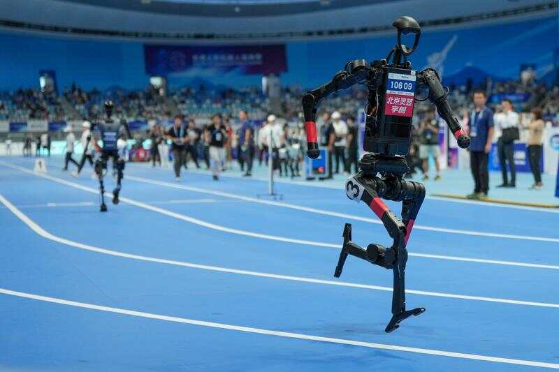 盘点人形机器人运动会名场面为什么我们需要这样的赛事？第2眼(图4)