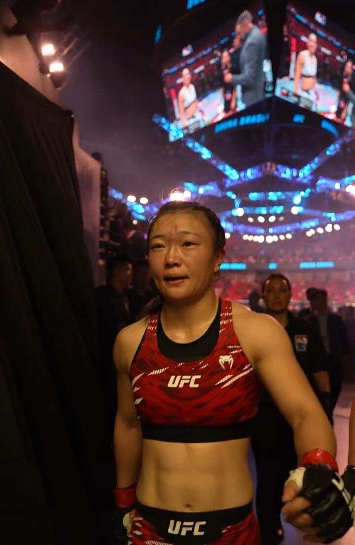 “最强格斗女中医”石铭UFC首秀遗憾落败：不忘医者仁心追逐UFC梦想