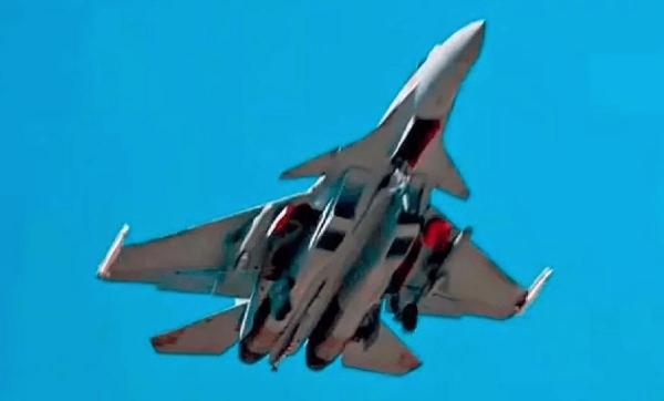 不演了！歼-35内置弹舱曝光蔡正元：期待搭载福建舰正式服役(图6)