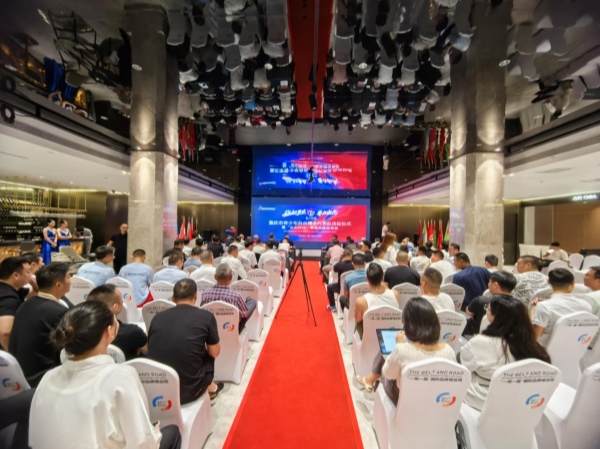 2025年重庆市青少年自由搏击代表队出征(图1)