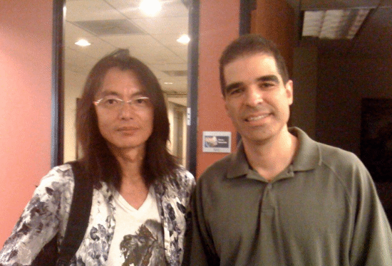 真人快打制作人晒合照追忆硫酸脸：格斗佬惺惺相惜(图2)