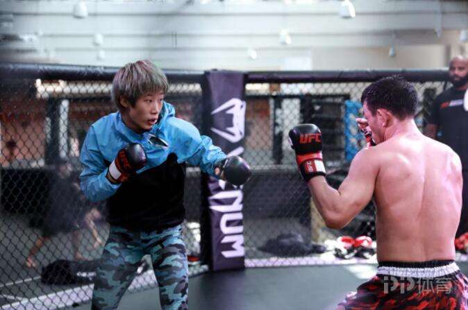 ONE巅峰系列赛37战报：阿格德韦战胜罗曼新王降临！