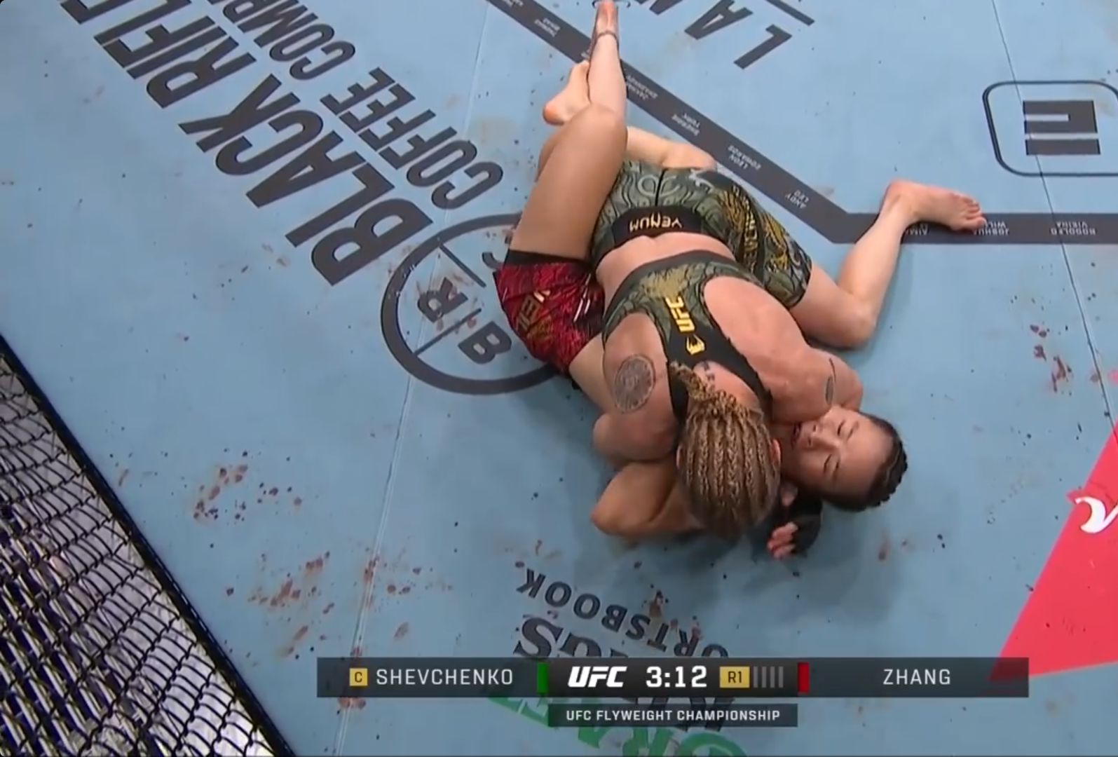 虽败犹荣！张伟丽无缘成为UFC双级别冠军