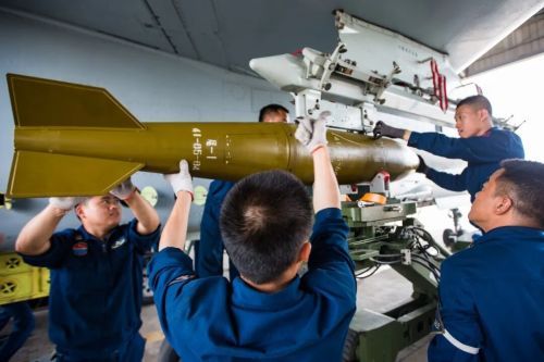 歼轰-7A型战斗轰炸机要说再见了吗？(图8)