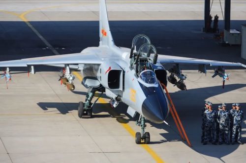 歼轰-7A型战斗轰炸机要说再见了吗？(图7)