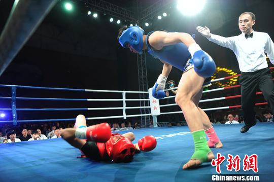 中国自由搏击高手激战长白山(图2)