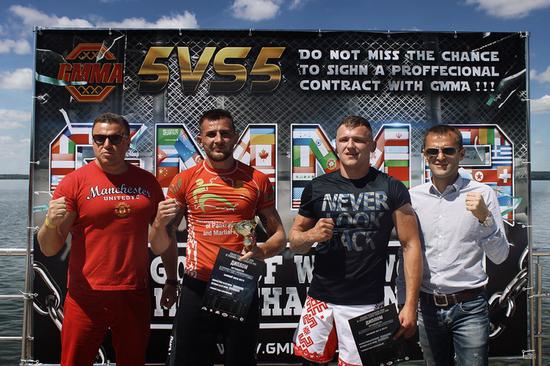 中国“狠人”湯豊日本客场三连击全速KO斩获无限制格斗金腰带！