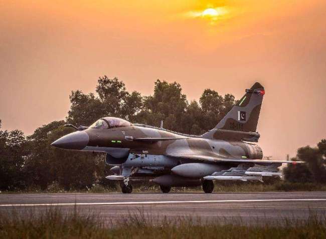 歼10C空战零损失击落多架战机巴铁飞行员赞不绝口打破阵风神话(图5)