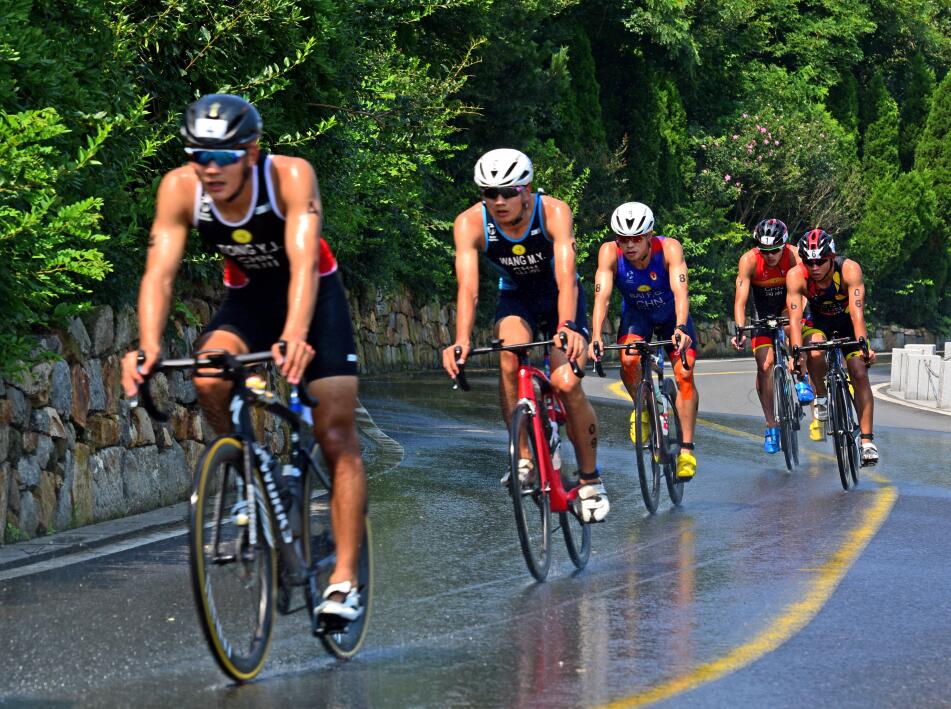 炫酷金色拳击比赛海报