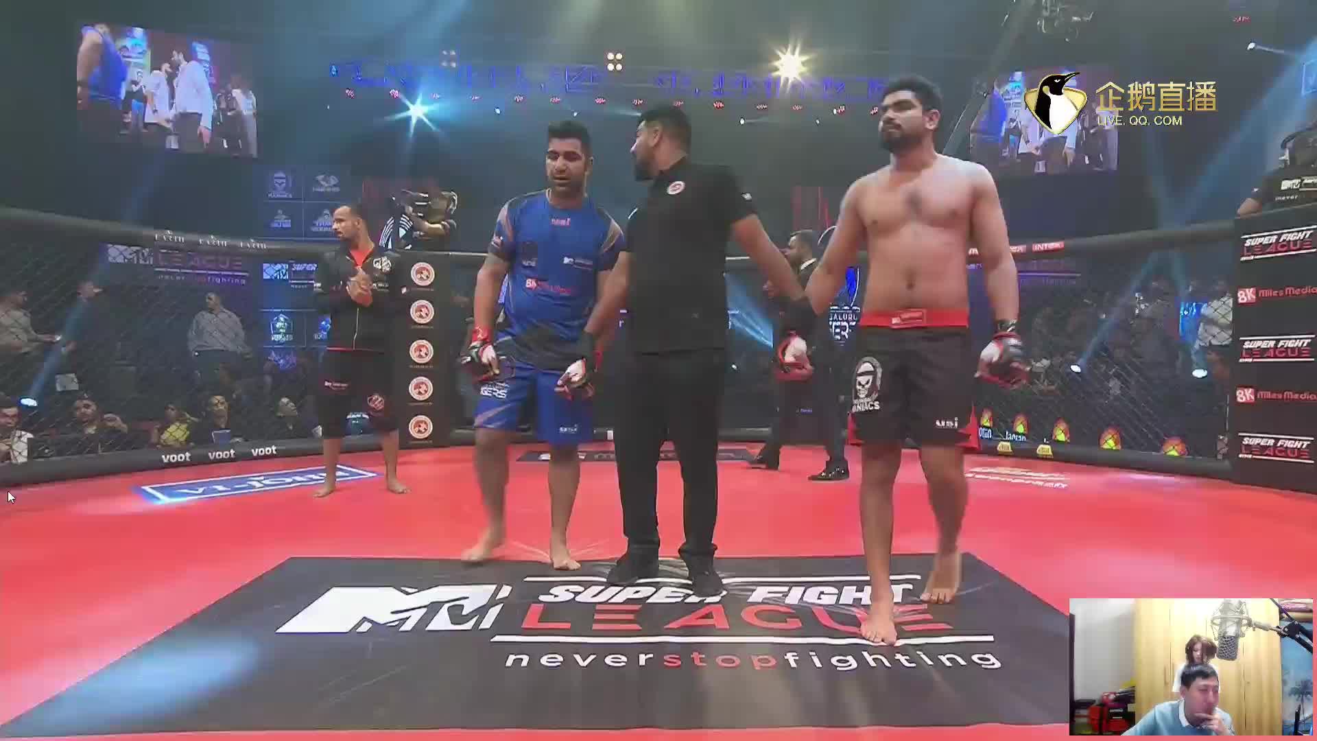 人形机器人自由格斗联赛要来了！每队配一台主战机器人冠军腰带纯金价值千万元比赛中严禁换电池