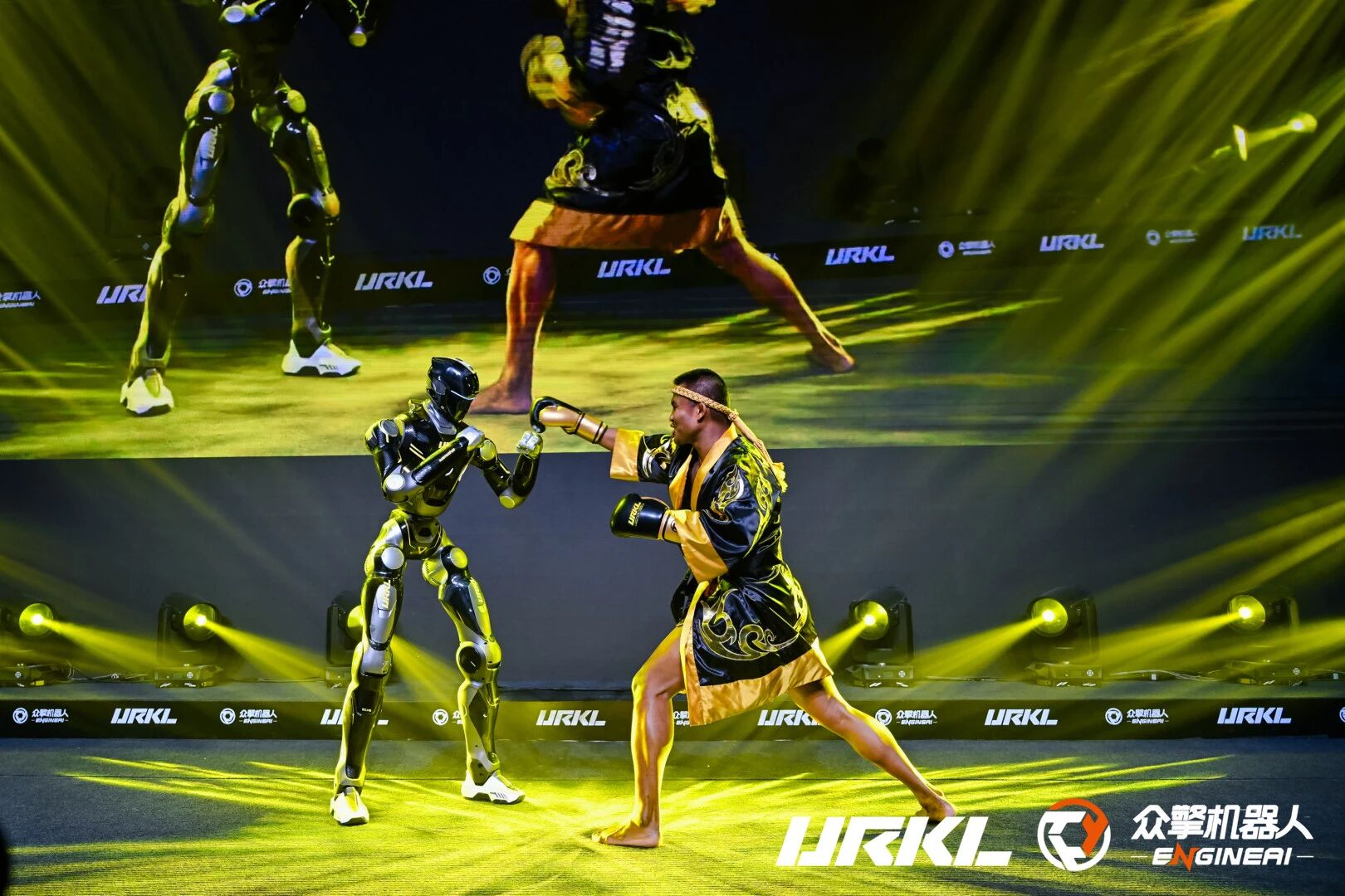 机器人「互殴」成新风口：众擎发起机器人格斗联赛算法策略成了决胜关键？(图4)