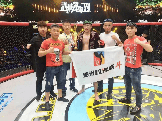 中国MMA新星冯天浩遭韩国强敌KO继承不败神话终结者称号